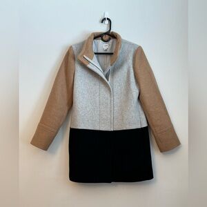 Women’s size 6 Wool Blend, Lined, Color Block City Coat In Gray, Black And Tan ￼